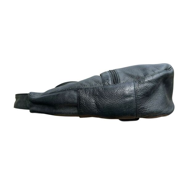 LL Bean Ameribag Black Pebbled Leather Sling Bag Backpack  display picture 2